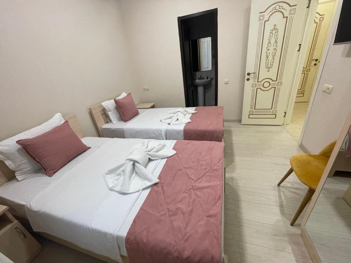 Kamar Hotel Ijevan Esterno foto