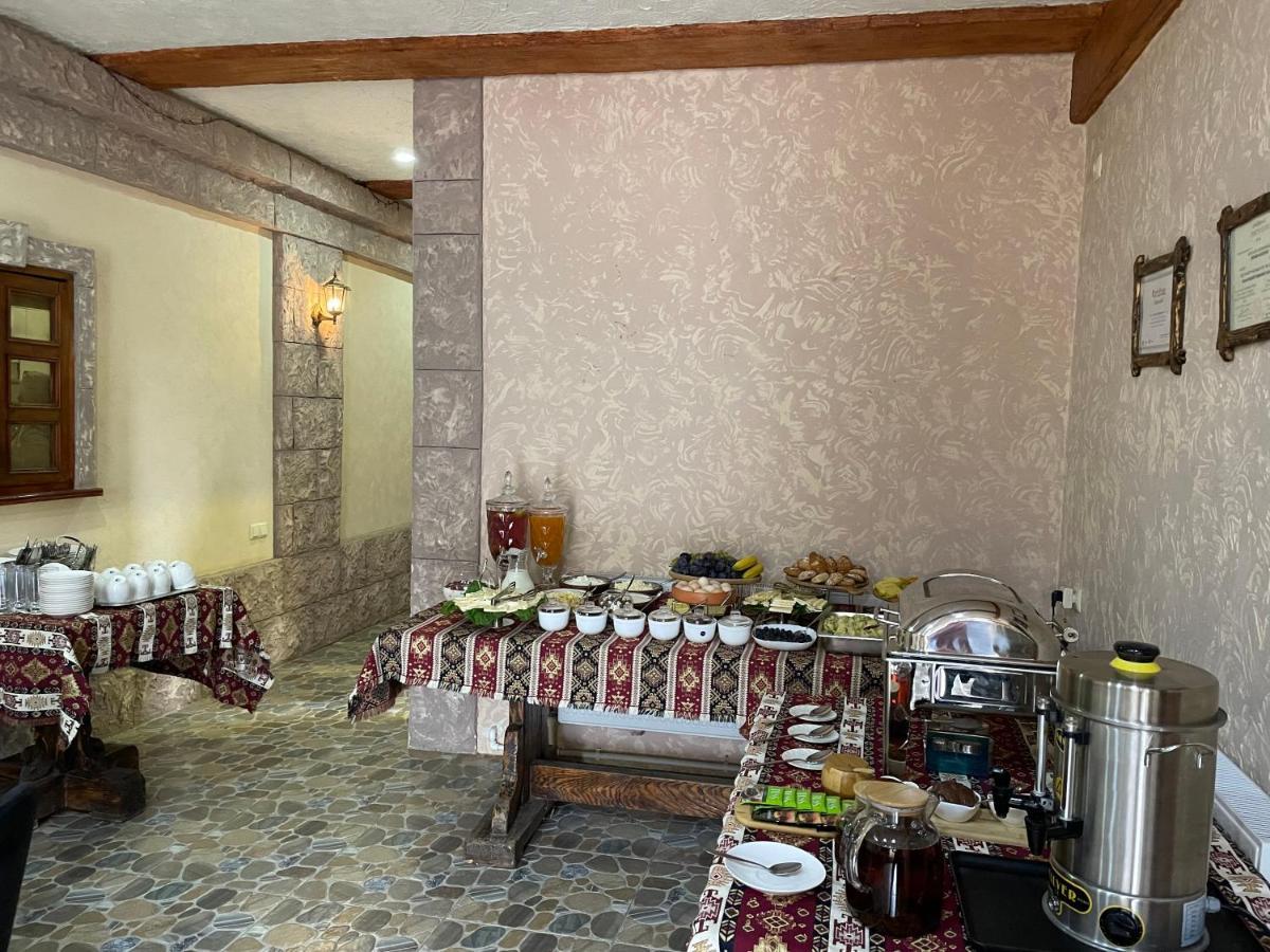 Kamar Hotel Ijevan Esterno foto